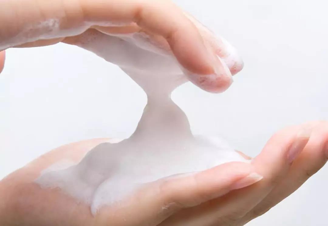 油性肌膚如何保濕補(bǔ)水？有哪些誤區(qū)？